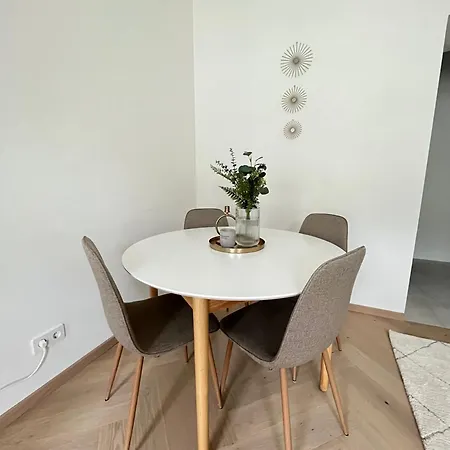 Luxurious One Room Apartment Near Schoenbrunn Palace Vienna Exterior photo