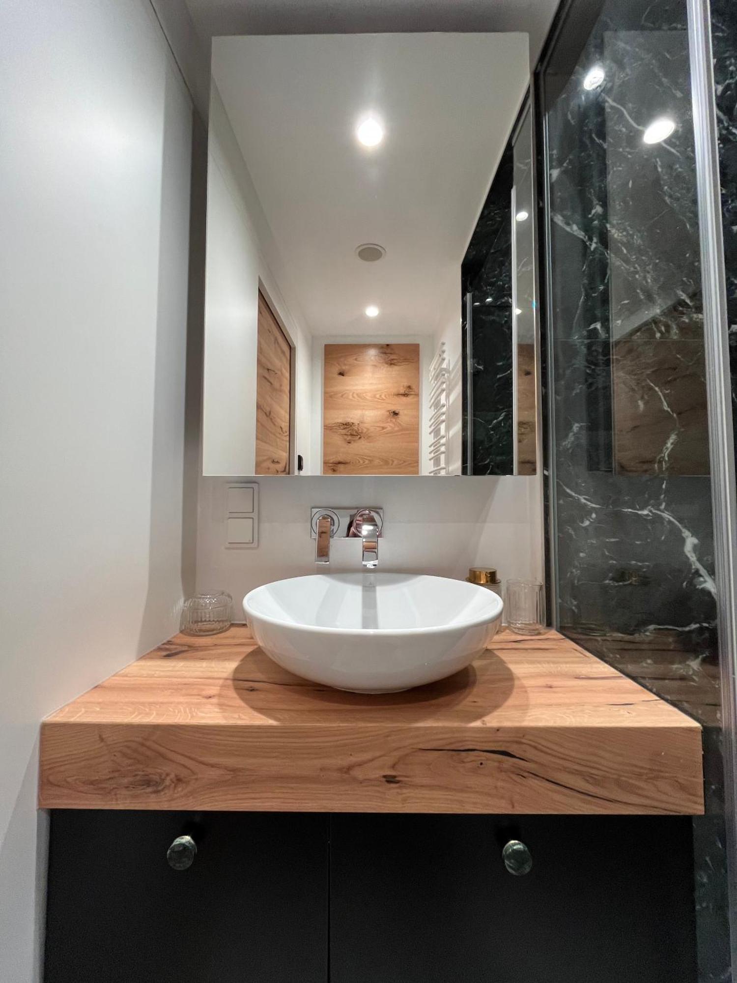Luxurious One Near Schoenbrunn Palace Apartment *